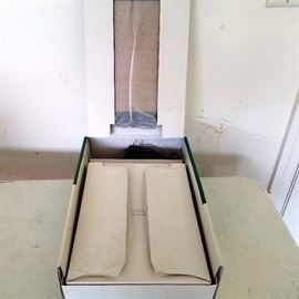 inside wraped package of digital frame (see previous picture)