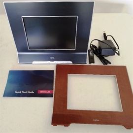 Another digital frame, not in box