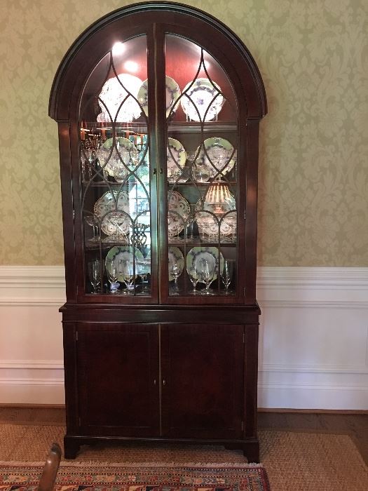 Baker Mahogany lighted Charleston collection bookcase/china cabinet