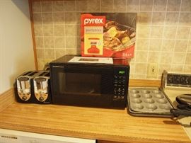 Microwave, toaster
