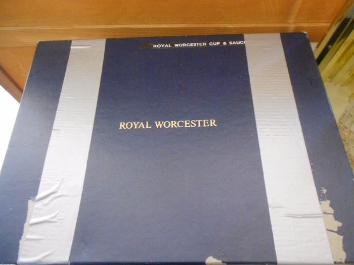 Royal Worcester box