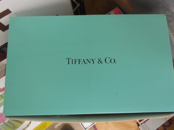Box for Tiffany platter
