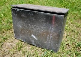 Vtg Borden's galvanized milk bottle cooler 