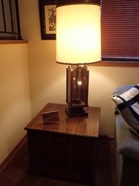 END TABLE - DOUBLE LIGHTED LAMP WITH SHADE