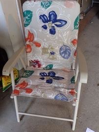 2 FLORAL PATTERN LAWN CHAIRS