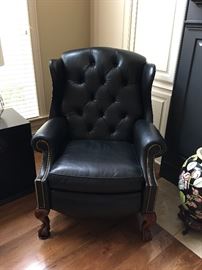 Black leather chair, great condition 