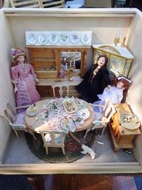VICTORIAN DINING TABLE AND DOLLS