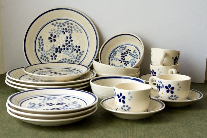 Franciscan Stoneware Dish Set (16 pc)  $45.00