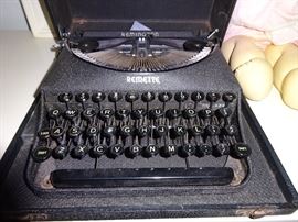 remington vintage typewriter