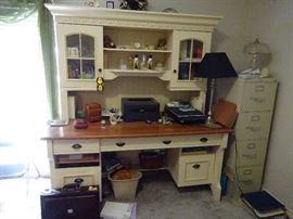 WHITE DESK