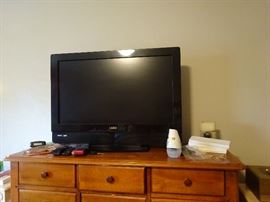 32" VIZIO TV