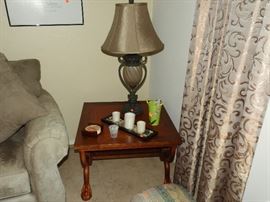 One of 2 matching end tables & lamps