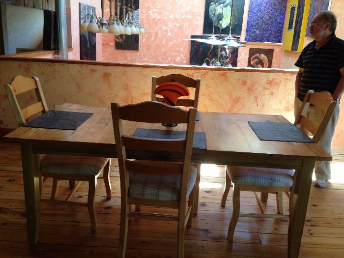 WOODEN KITCHEN TABLE & 4 CHAIRS