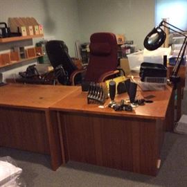 MUCH OFFICE ITEMS INCLUDING WOODEN DESKD AND CHAIRS