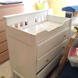 VINTAGE CHANGING TABLE