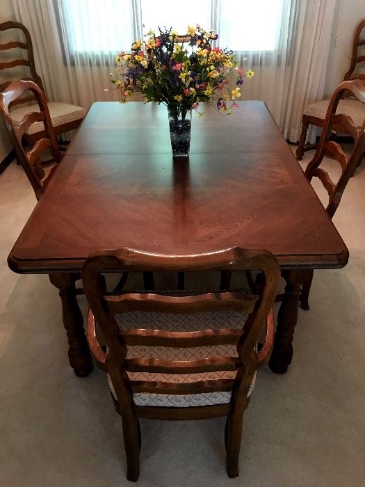 Now...On To The Fab Furniture!  THIS Stanley Dining Room Set w/2 Leaves and 6 Chairs is Stunning!  It's A Must See...