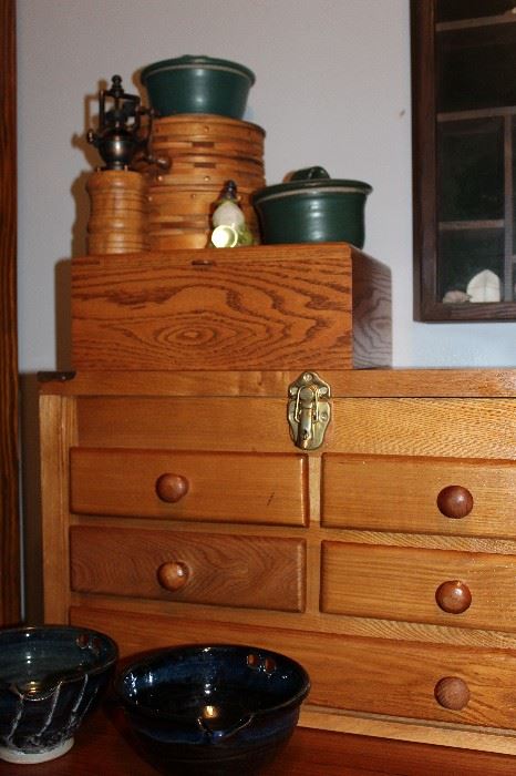 Decorative storage boxes and pottery items
