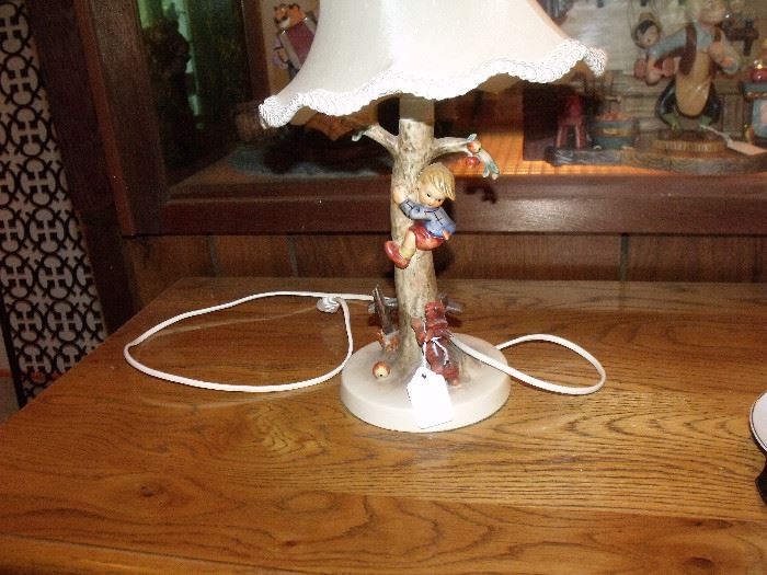 Hummel lamps