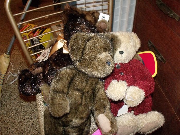 Boyd's and Steiff bear