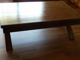 Beautiful coffee table with fold out leaves