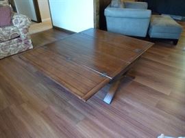 Beautiful coffee table with fold out leaves
