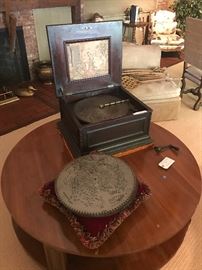 Regina Tapestry music box 1880s