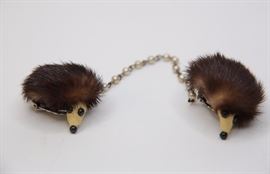 Lot 135. Vintage Avon Collar Clip