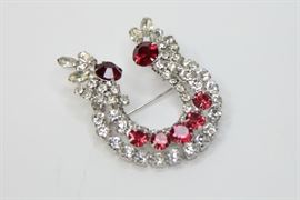 Lot 140. Horseshoe Costume Brooch