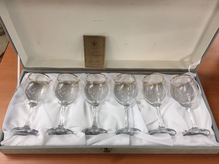 Vintage wine glasses with storage box