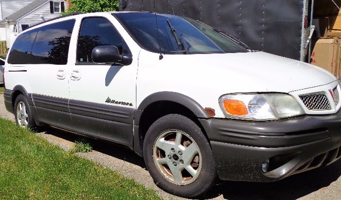 2002 Pontiac Montana: Approx. 200,000 Miles
