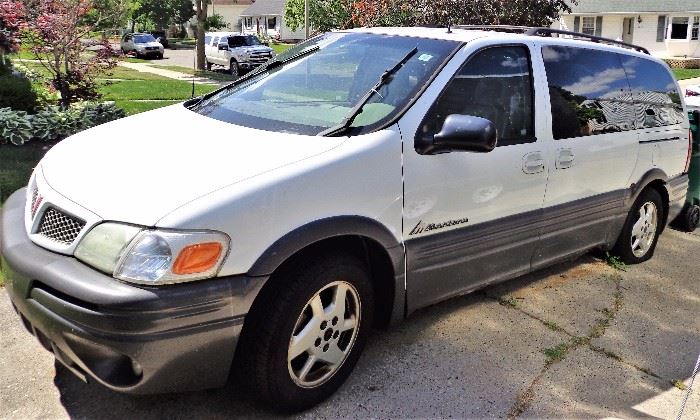 2002 Pontiac Montana: Approx. 200,000 Miles