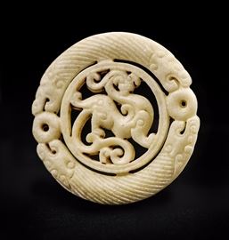 WHITE JADE CIRCULAR DRAGON PENDANT
