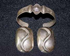 Mexican Silver Bracelet & Earrings: 40.6g total weight