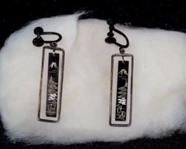 Sterling? Silver Dangling Asian Screw On Earrings: 4.7g total weight