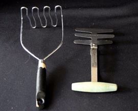 Six Westall Richardson Stainless Steel Steak Knives: Made in Sheffield, England. 