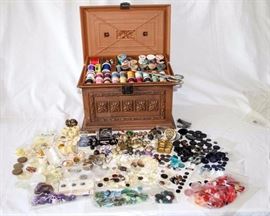 Button Box w/ Richards Shears: Set includes several assorted mostly vintage buttons, assorted thread, Richards shears, a Sterling silver thimble (3.7 g), and decorative plastic box.
