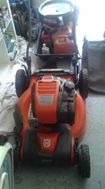 almost new Husqvarna Briggs and Stratton lawn mower