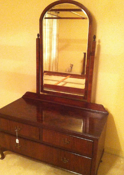 Vintage dresser with mirror and burl wood