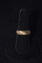 This is an online auction Item:  https://estatesaleauctioneer.com/                                         it can be viewed at our sale Friday, June 16th 