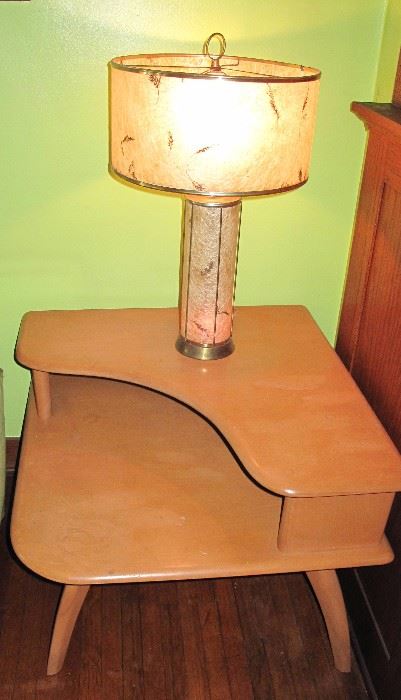Heywood Wakefield table. Cool lamp, one of two matching with original fiberglass shades.