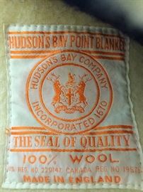 Hudsons Bay Point Blankets Label