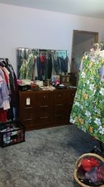 Mid century dresser with mirror $39