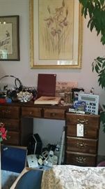 Vintage Knee hole desk $39.00