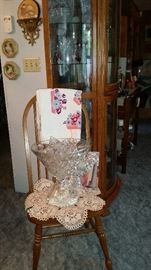 Vintage Punch bowl with 12 cups