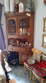 Vintage corner cabinet $85.00