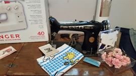 Vintage Singer with cabinet 95.00