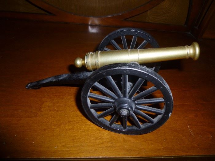 VINTAGE REPLICA OF CIVIL WAR CANNON, CAST IRON AND BRASS