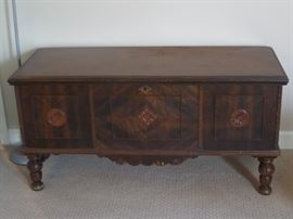 Cedar Chest VINTAGE!