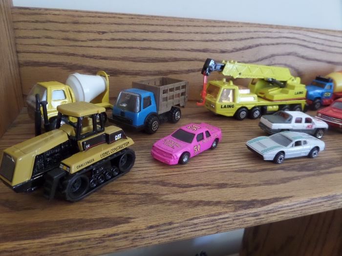 Small diecast car collection, Hot Wheels, Etrl, etc.