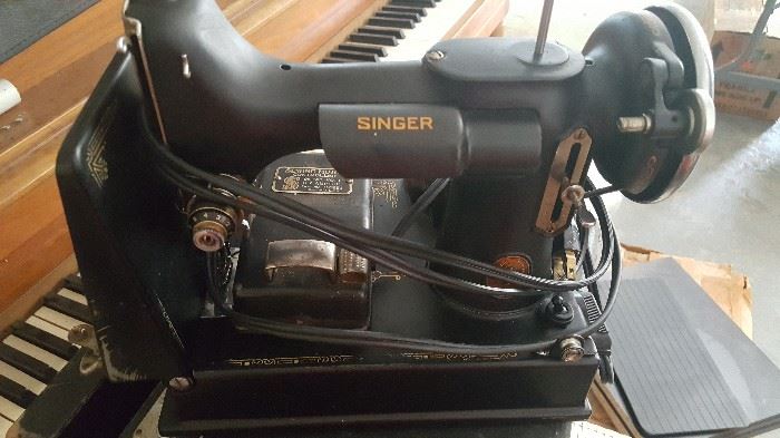 Singer Featherlight sewing machine